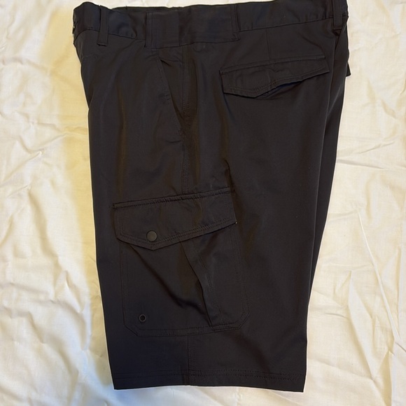 Denali Men’s Black Shorts Size 32 - Picture 4 of 6